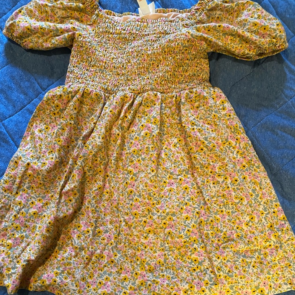 Girl’s dress